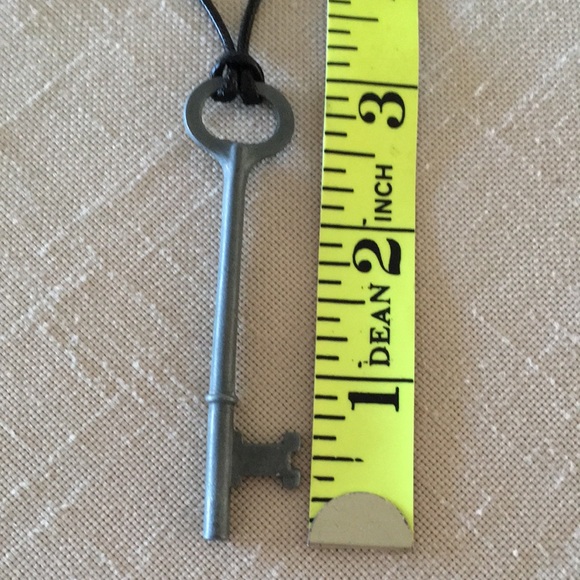 HAND CRAFTED Vintage Skeleton Key Necklace - Picture 5 of 5